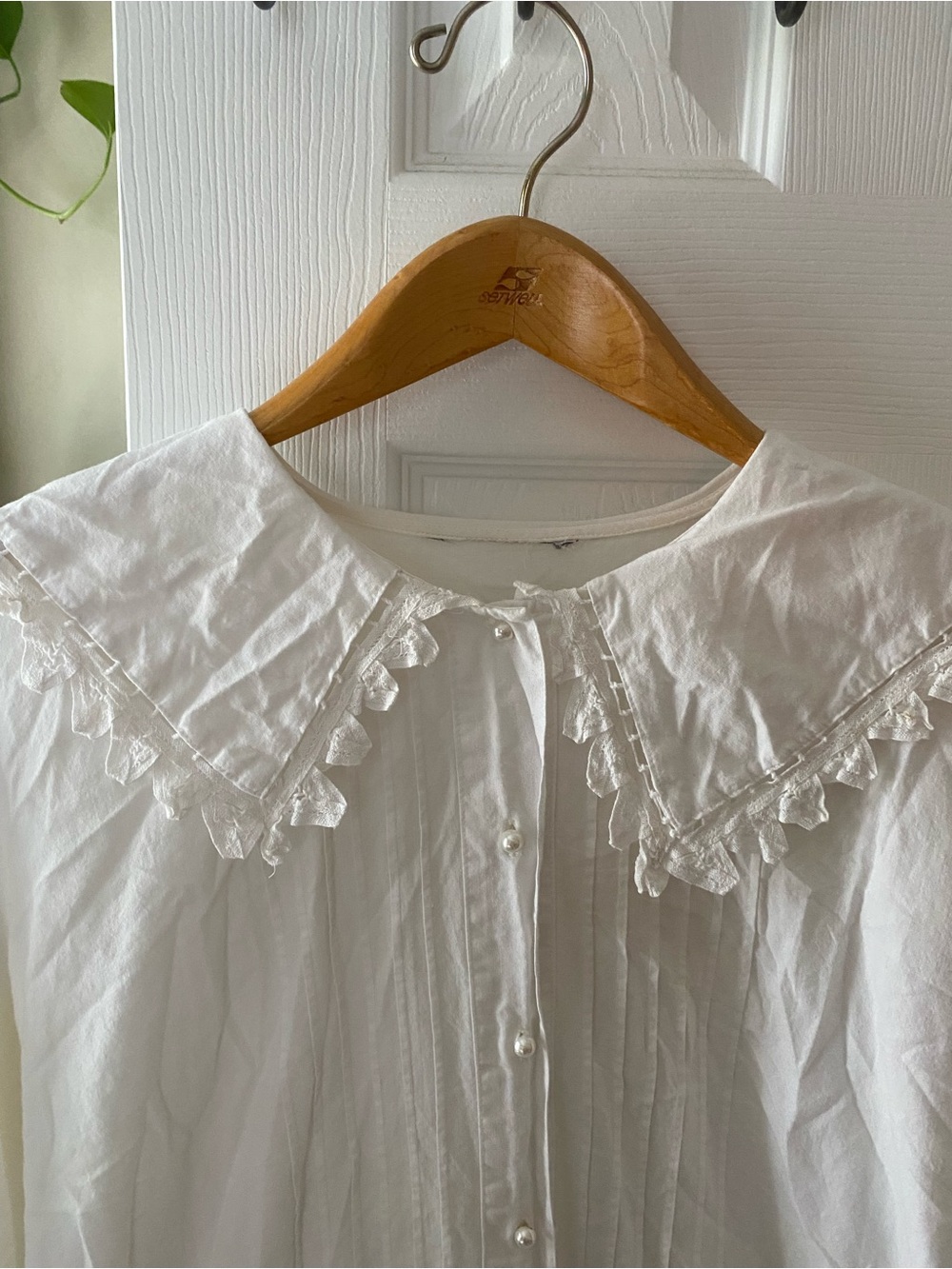 Vintage White Lace-Trim Button-Front Women's Top